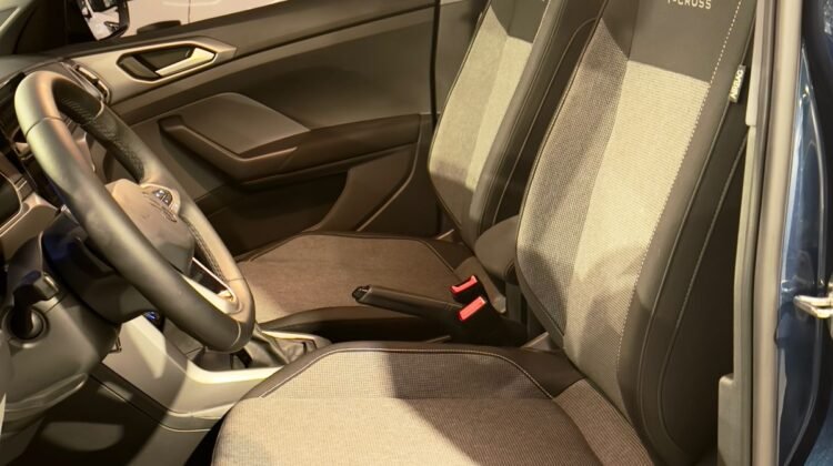 VOLKSWAGEN T-CROSS 1.0 200 TSI TOTAL FLEX AUTOMÁTICO