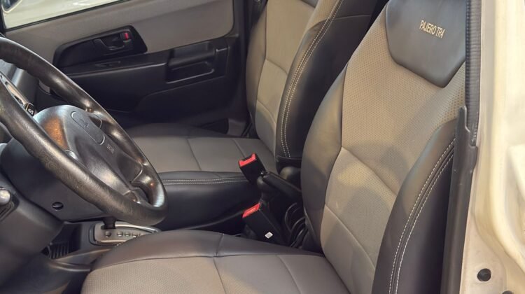 PAJERO TR4 4X4 FLEX AUTOMÁTICA