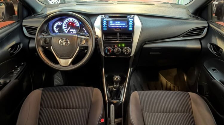 TOYOTA YARIS 1.3 16V FLEX XL LIVE MANUAL