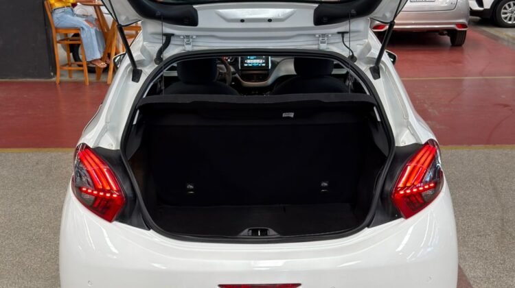 PEUGEOT 208 1.6 GRIFFE 16V FLEX 4P AUTOMÁTICO