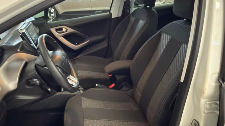 PEUGEOT 208 1.6 GRIFFE 16V FLEX 4P AUTOMÁTICO