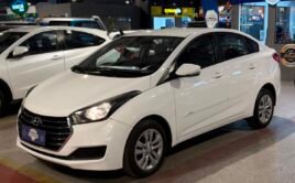 HYUNDAI HB20S 1.6 COMFORT PLUS 16V FLEX 4P AUTOMÁTICO