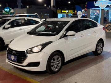 HYUNDAI HB20S 1.6 COMFORT PLUS 16V FLEX 4P AUTOMÁTICO