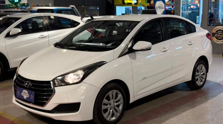 HYUNDAI HB20S 1.6 COMFORT PLUS 16V FLEX 4P AUTOMÁTICO