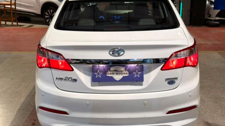 HYUNDAI HB20S 1.6 COMFORT PLUS 16V FLEX 4P AUTOMÁTICO