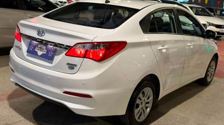 HYUNDAI HB20S 1.6 COMFORT PLUS 16V FLEX 4P AUTOMÁTICO