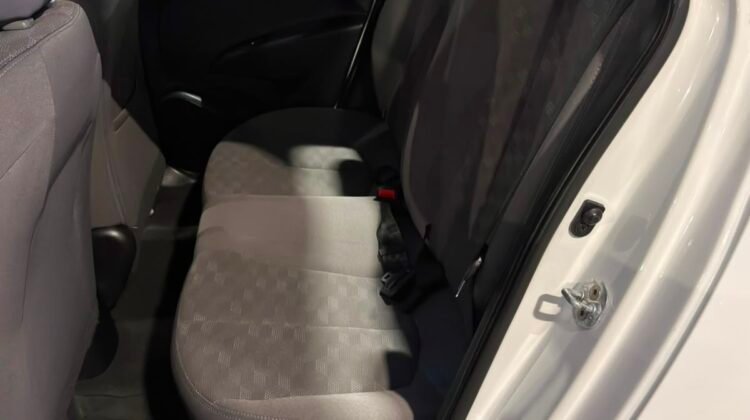 HYUNDAI HB20S 1.6 COMFORT PLUS 16V FLEX 4P AUTOMÁTICO